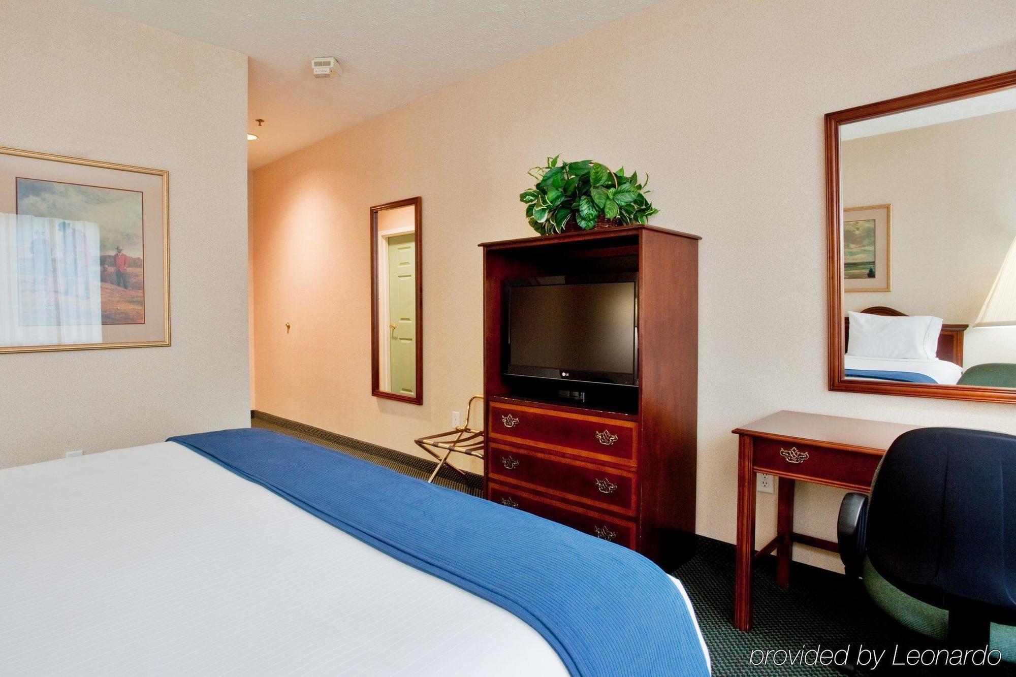 Holiday Inn Express Kilmarnock Esterno foto