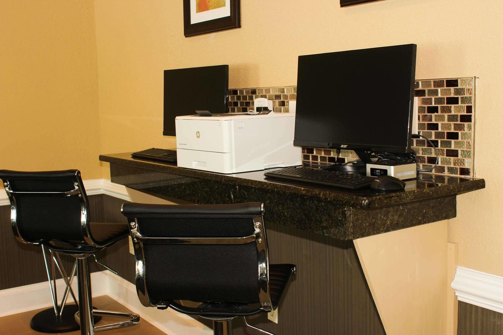 Holiday Inn Express Kilmarnock Esterno foto